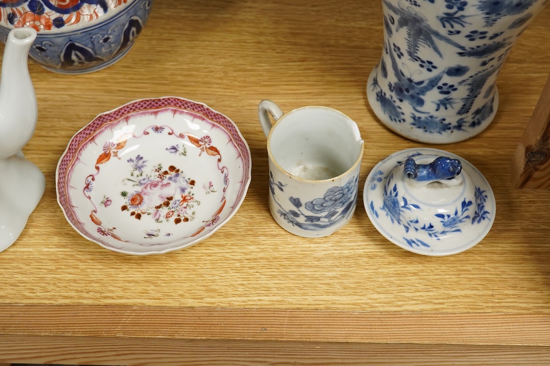 Oriental porcelain including a Chinese blue and white vase and cover, 27cm high
